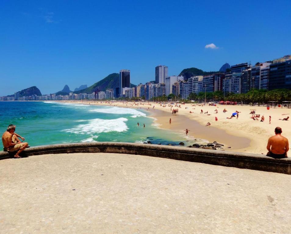 Completo Na De Copacabana 02 Quartos Com Vista Lateral Mar Em Andar Alto, Ar, Wifi , Netflix, Pauloangerami Rmvc18 Appartement